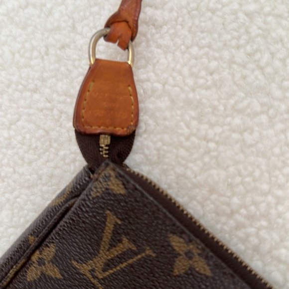 Louis Vuitton Pouchette - Picture 5 of 7